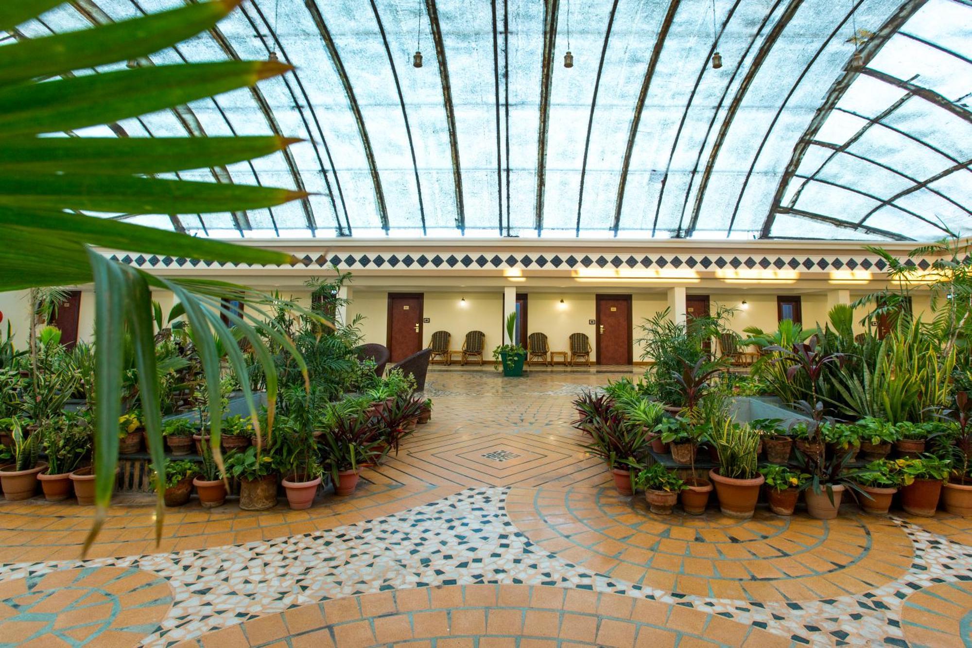Hotel The Grand Regency Rádžkót Exteriér fotografie